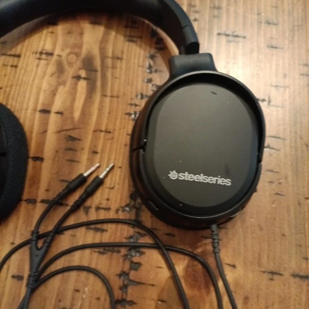 SteelSeries  Wired HeadphonesGaming Headset - A1